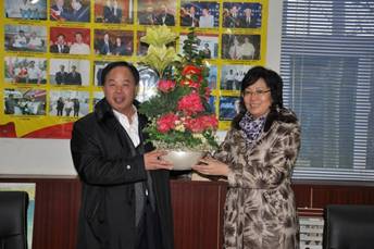 區(qū)委書記、區(qū)人大常委會主任畢榮青到我公司走訪慰問