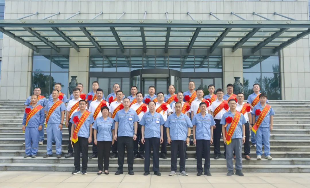 齊峰新材2025年上半年工作總結(jié)表彰大會(huì)勝利召開(kāi)